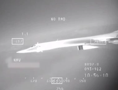 Βίντεο: Βελγικά F-16 αναχαιτίζουν ρωσικά Τu-160 στη Βόρεια Θάλασσα